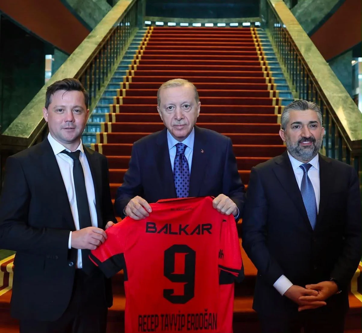 Cumhurbaşkanı Erdoğan’dan Süper Lig’e çıkan Arca Çorum FK’ya özel kabul - Spor Haberleri