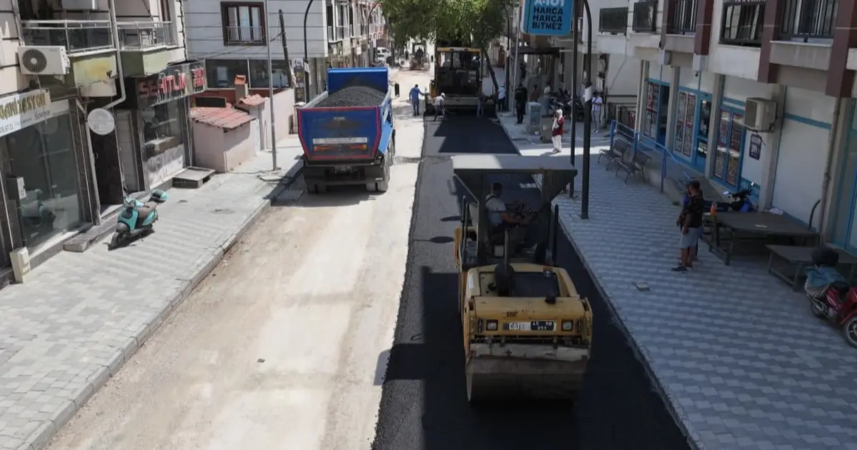 Manisa Soma'da Turgutalp Mahallesi ilk kez sıcak asfaltla buluşuyor