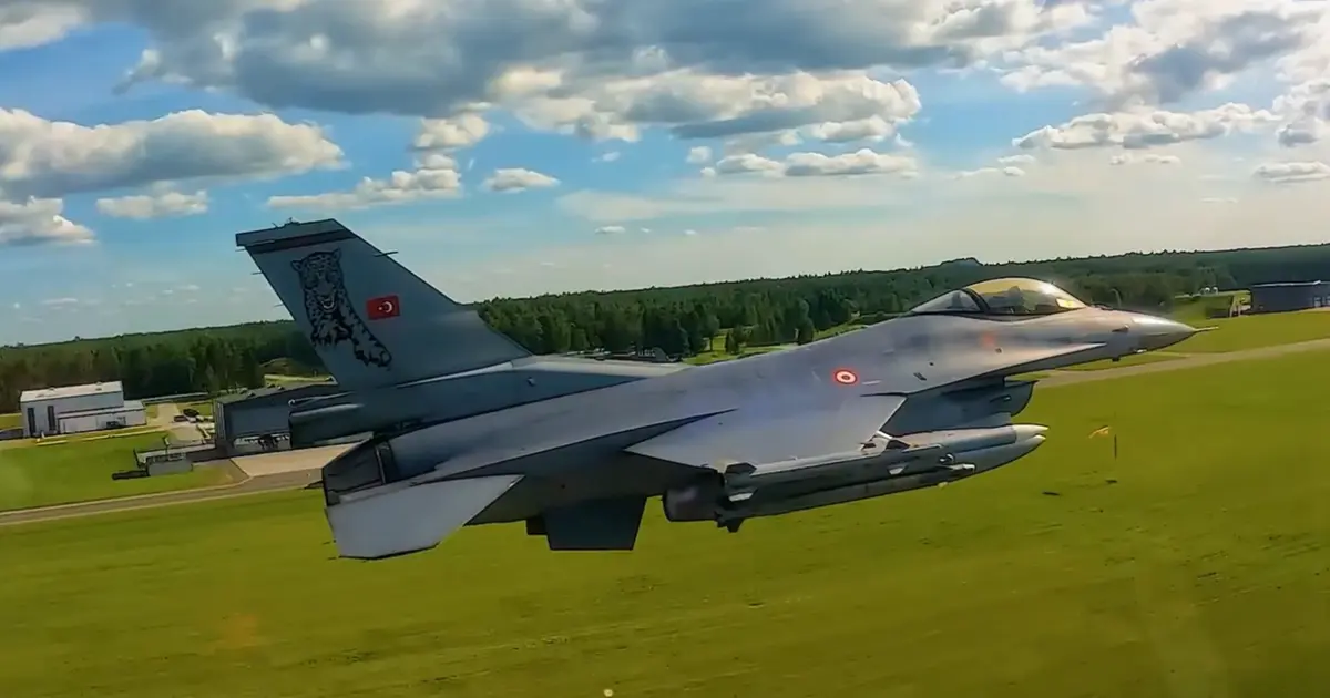 Türk F-16’ları Estonya semalarında