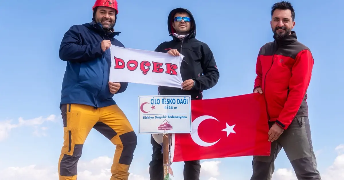 DOÇEK Hakkari Cilo zirvesinde