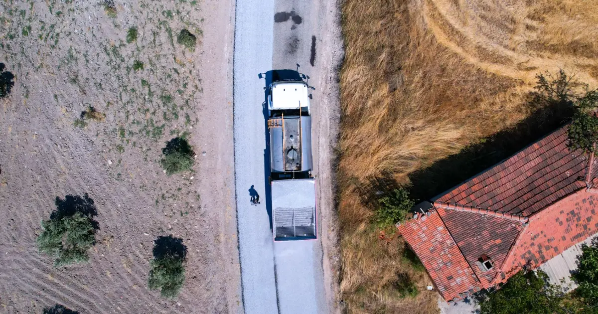 Manisa Soma’da asfalt çalışmaları devam ediyor