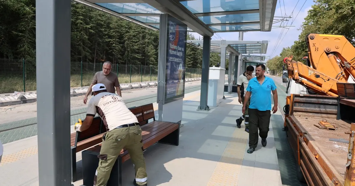Kocaeli’de tramvay duraklarına 260 yeni bank