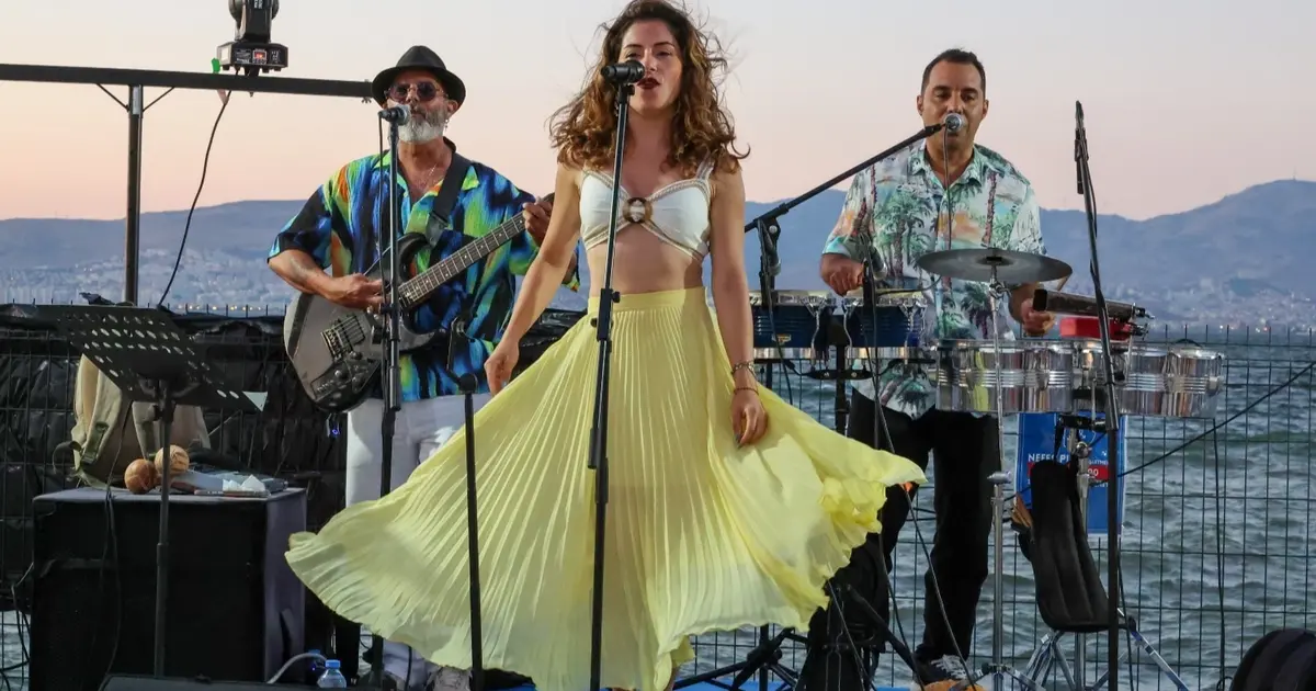 İzmir'de Marina Gecelerine devam