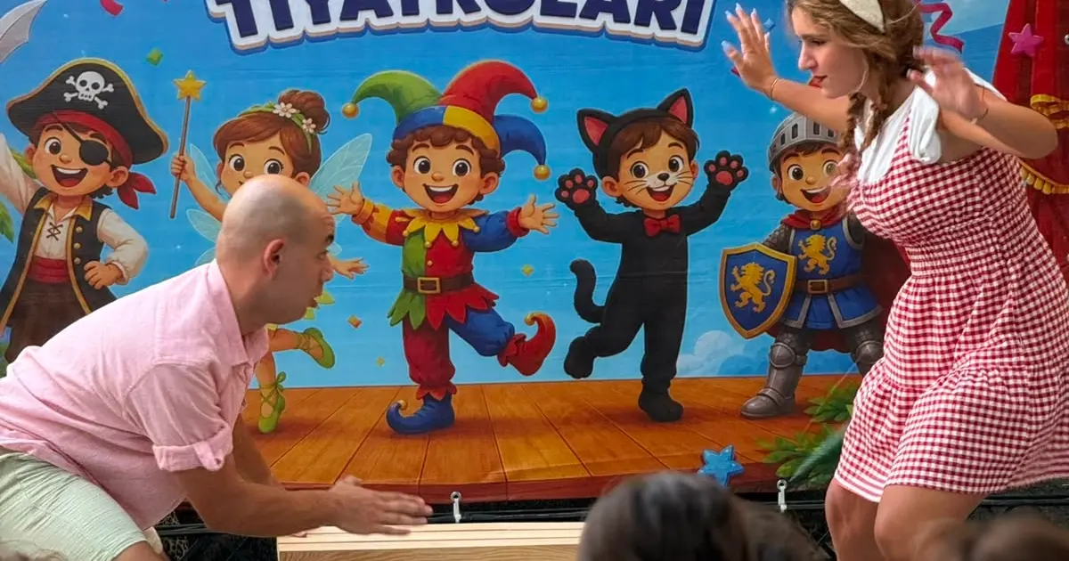 Maltepe'de yaz tiyatroları çocukları eğlendiriyor