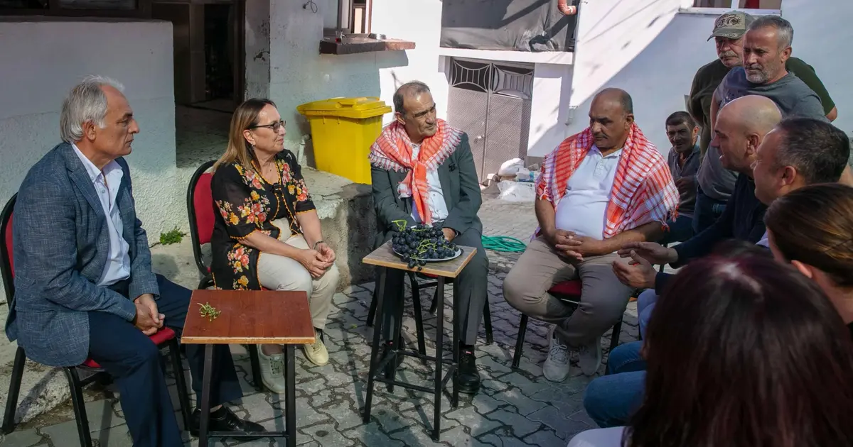 İzmir Büyükşehir Belediyesi’nden bardacık üreticisine can suyu