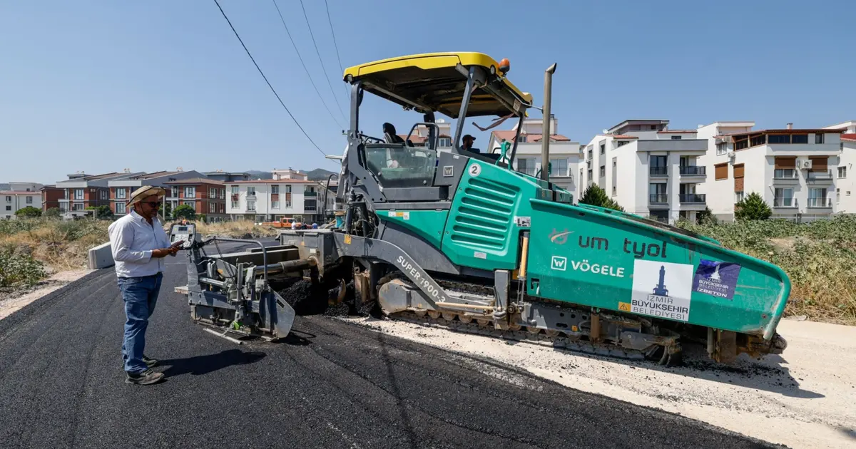 İzmir Bergama’da yollar yenileniyor