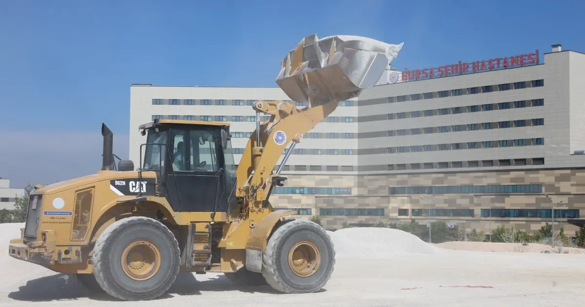 Bursa Şehir Hastanesi'nin iç yollarına Büyükşehir eli