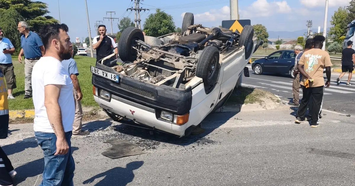 D-100 Karayolu Hal Kavşağı'nda kaza: 2 yaralı