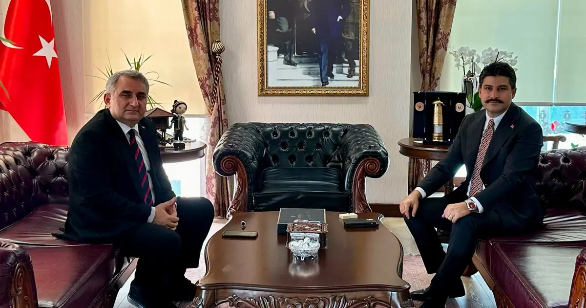 Artvin'de Rektör Aydın’dan Hopa Kaymakamı Karakaya’ya nezaket