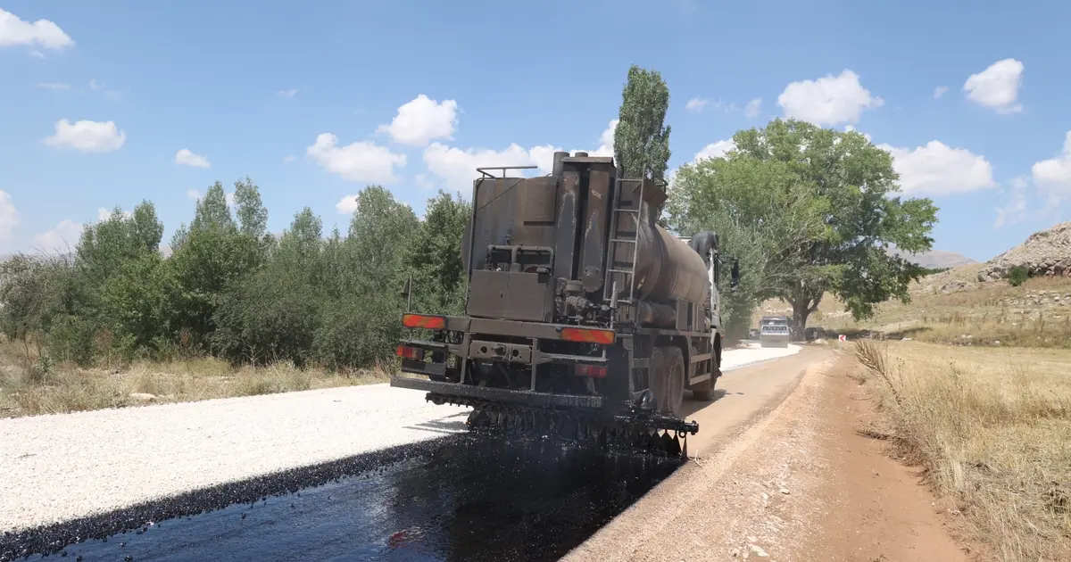 Antalya Korkuteli’de 3 kilometrelik sathi asfalt yol çalışması yapıldı