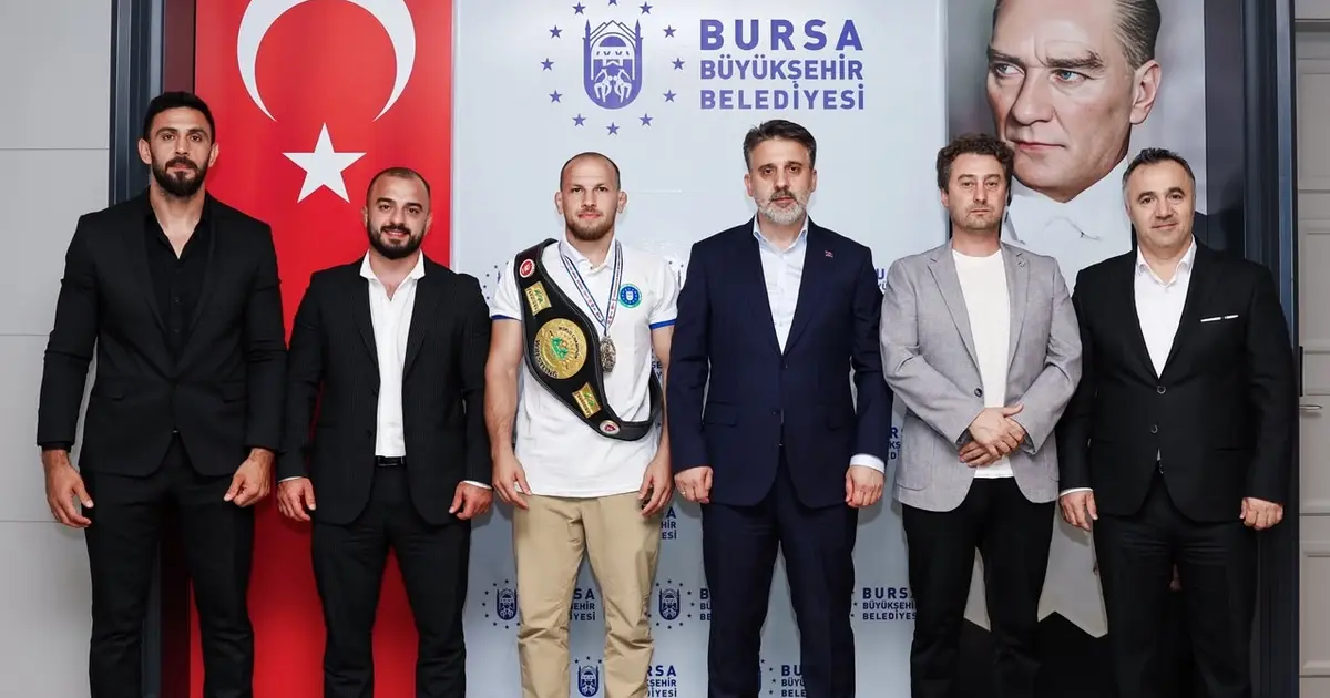 Başkan Vekili Biba dünya şampiyonu güreşçiyi ağırladı