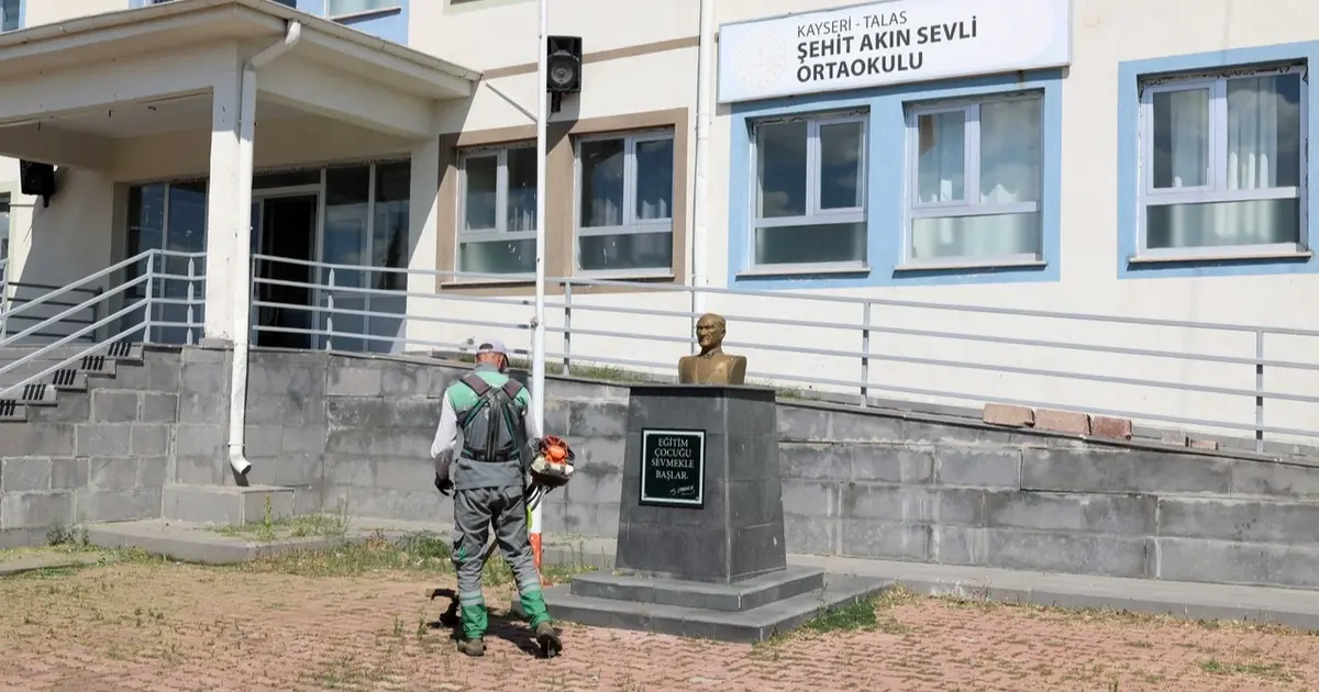 Kayseri Talas'ta okullarda bakım zamanı