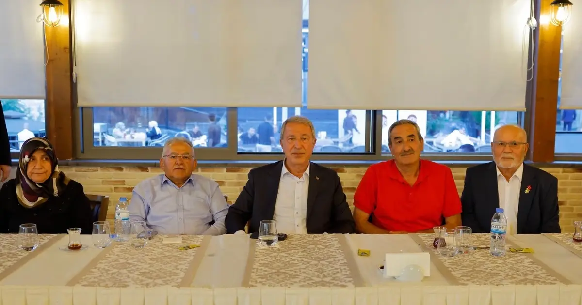 Kayseri protokolüö şehit aileleriye buluştu - Gündem Haberleri