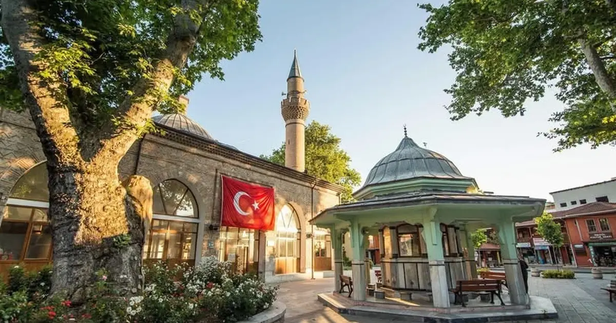 Bursa İnegöl'de kandillik helva ikramı