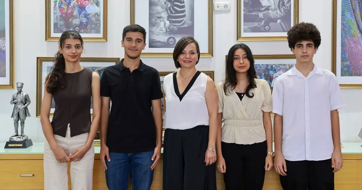 KARBEM'den YKS'de yüzde 75,5 başarı - Gündem Haberleri