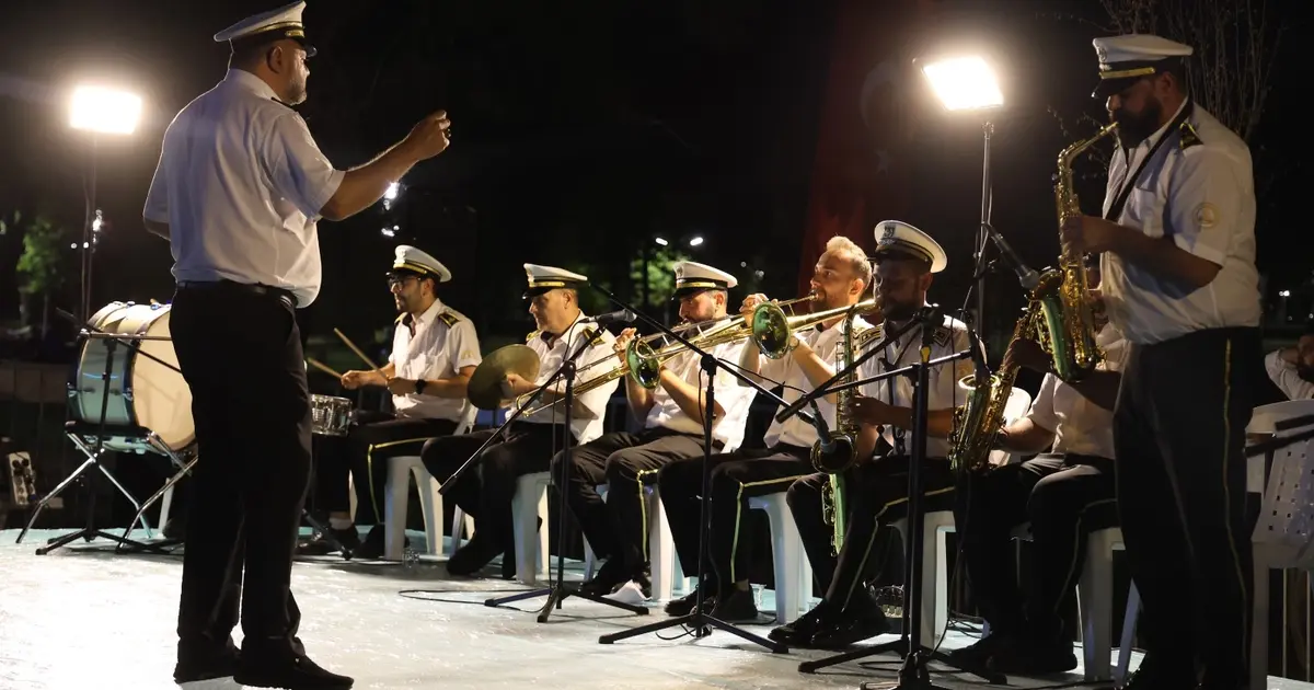 Kocaeli'de Mehter ve Bando Takımı 7’den 70’e herkesi coşturdu
