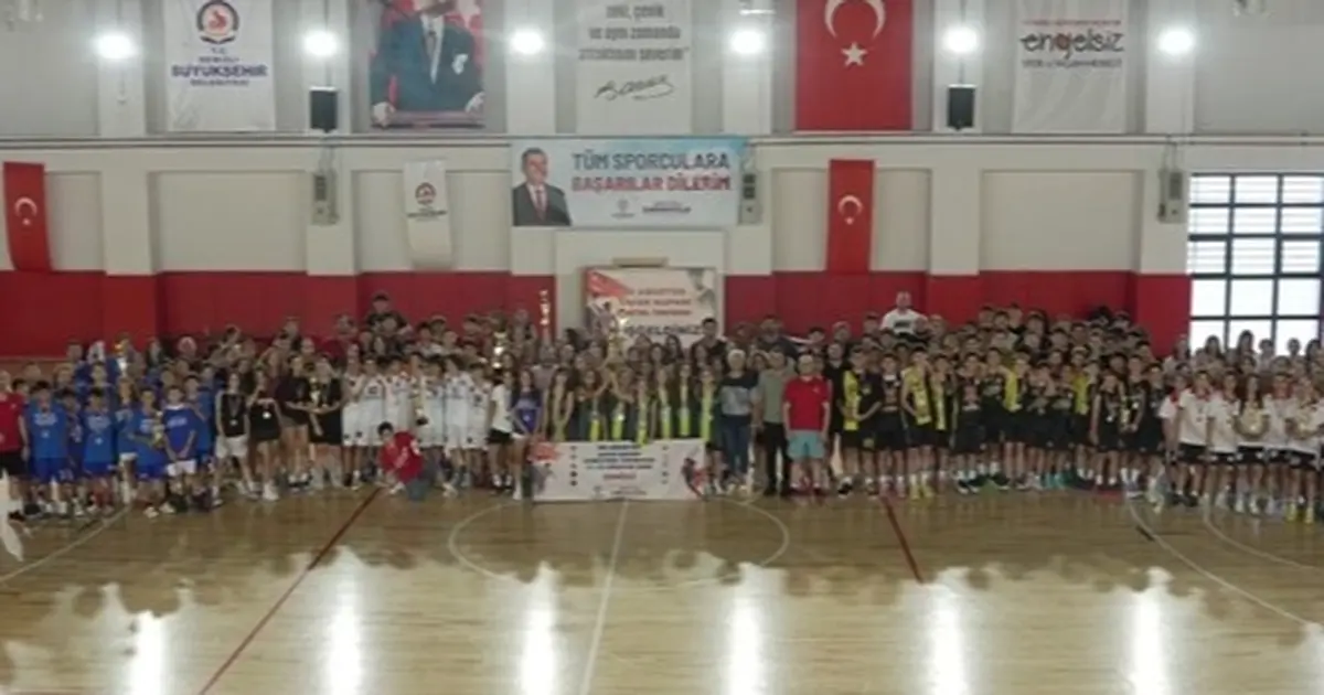 Ege’nin genç sporcuları Denizli’de buluştu