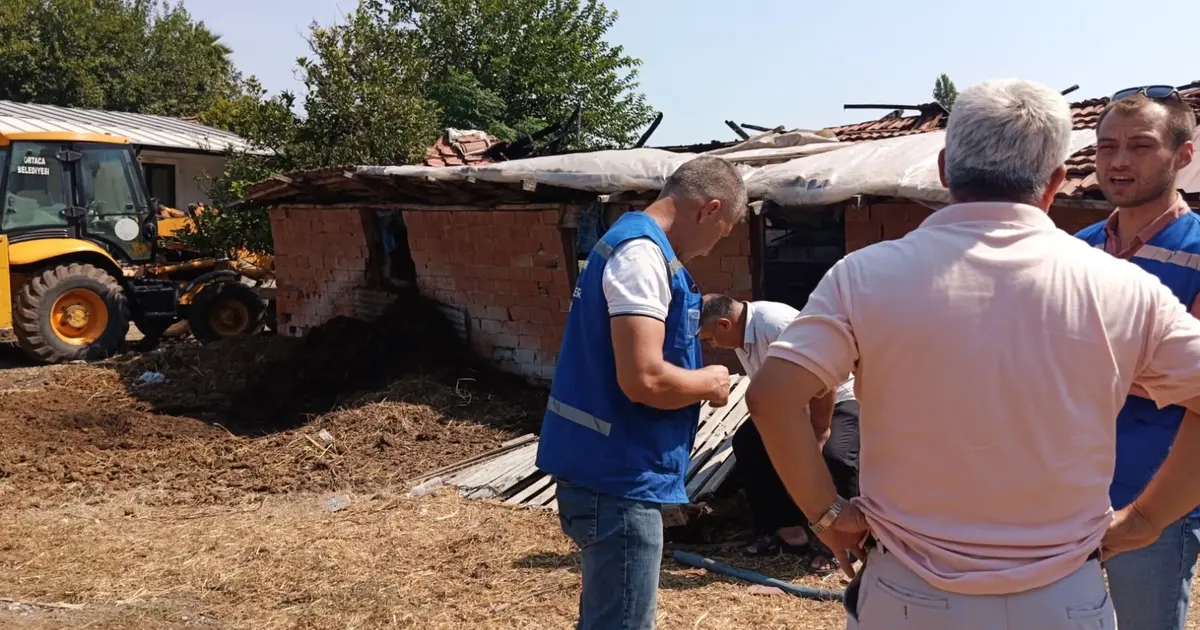 Yangında 500 balya zarar gören üreticiye destek