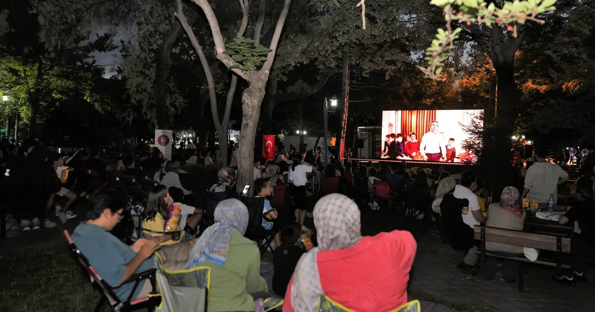 Ankara Keçiören’de açık hava sinema keyfi