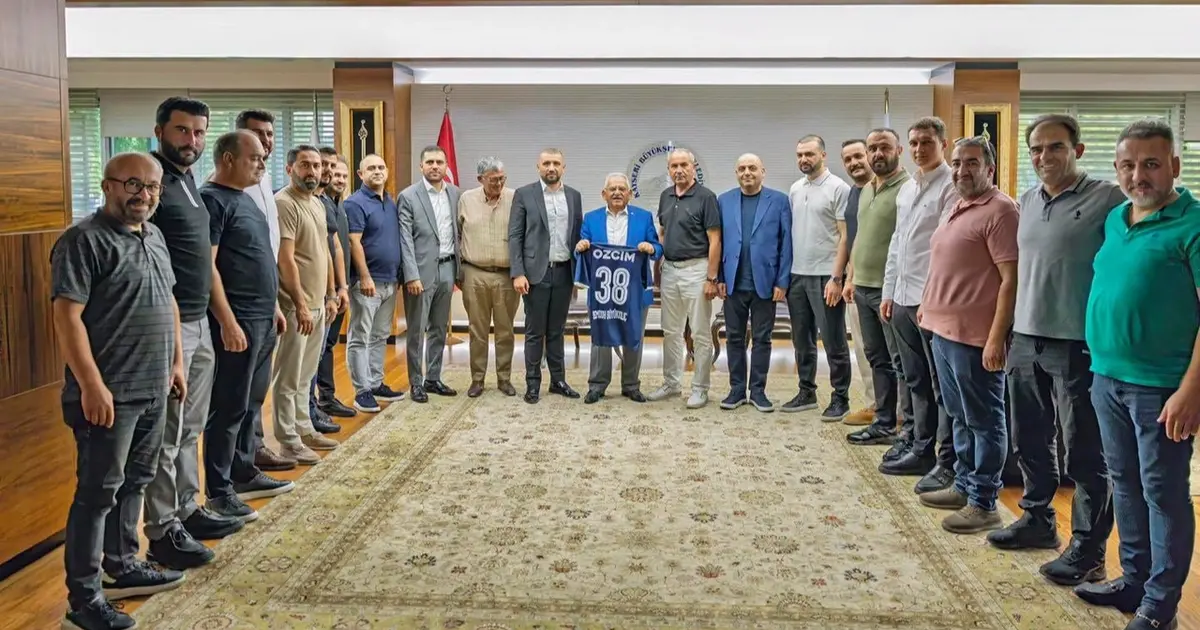 Erciyes 38 FK'dan Başkan Memduh Büyükkılıç'a ziyaret