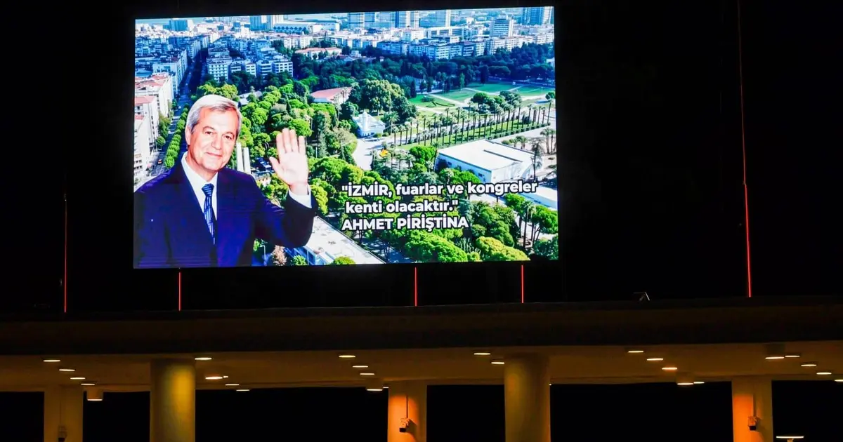 İzmir'de merhum Piriştina’nın sözü artık LED ekranda yaşatılacak
