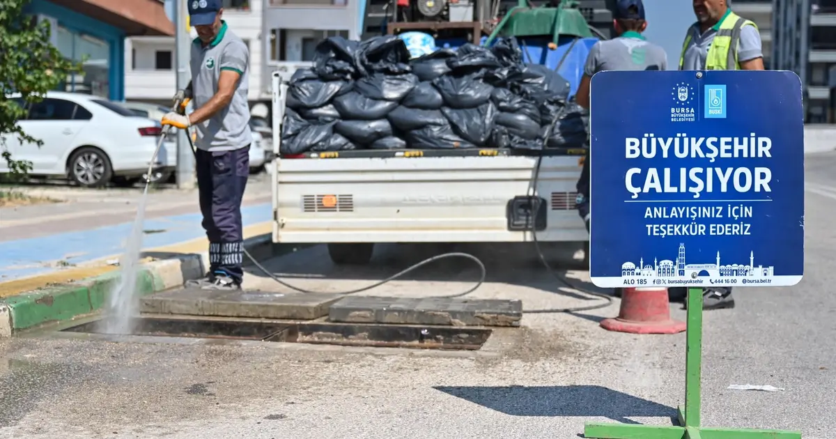 Bursa Büyükşehir’den yağmur suyu ızgaralarında kapsamlı temizlik