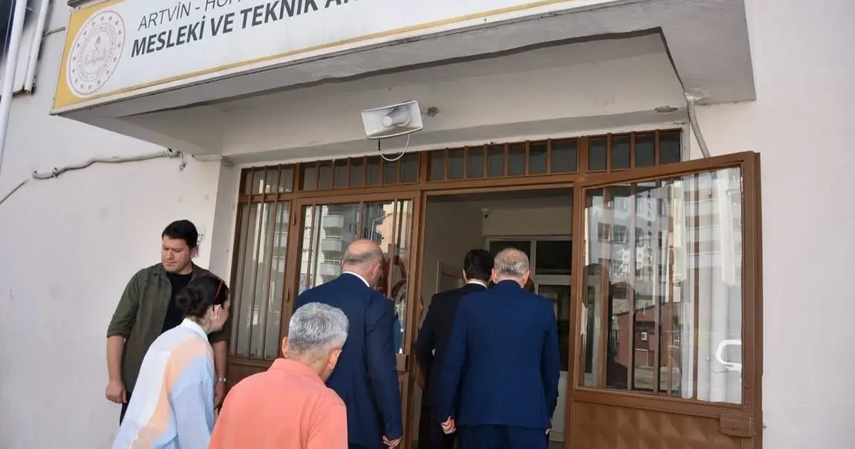 Artvin Hopa'da Kaymakam Karakaya'dan okullara inceleme