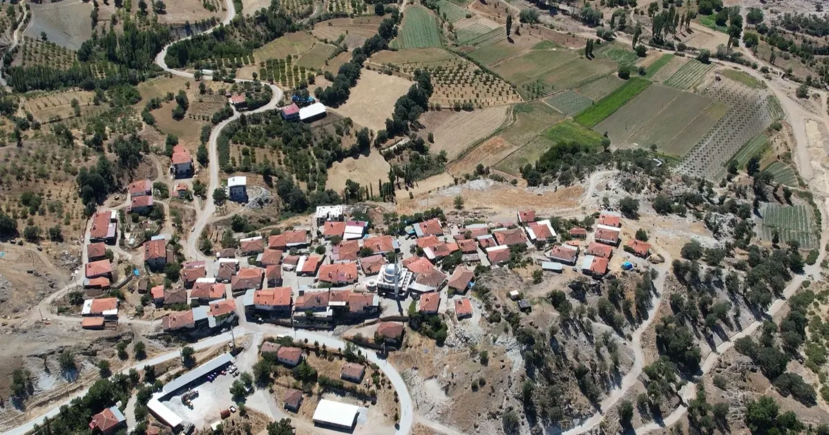 Demirci’de ulaşımı güçlendiren 45 kilometrelik çalışma
