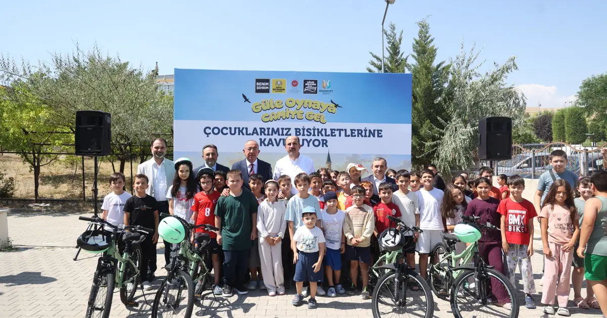 Konya’da çocuklara bisiklet sevinci - Gündem Haberleri