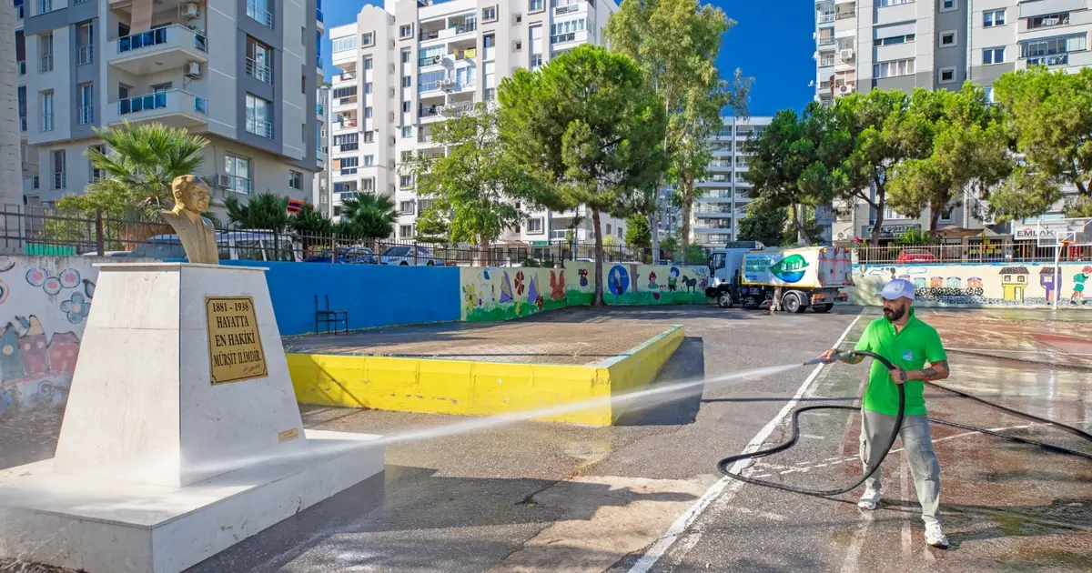 İzmir Narlıdere’de okullar yeni döneme hazırlanıyor