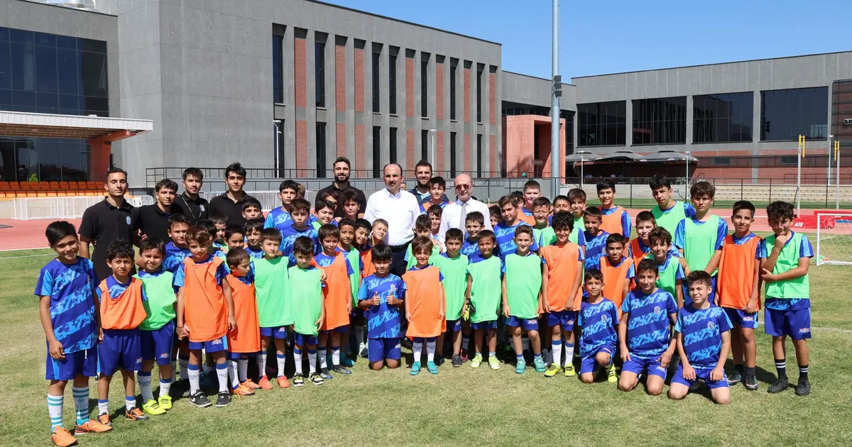 Konya Selçuklu'da minik sporculara ziyaret