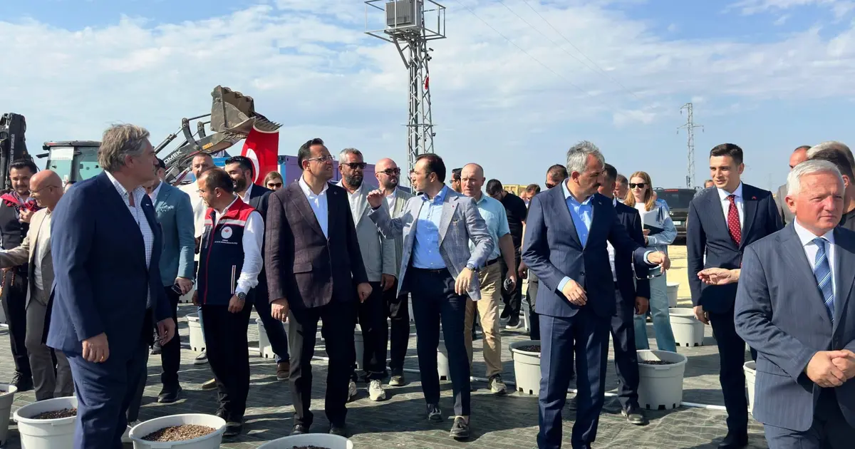 Bakan Yardımcısı Gizligider'den İpsala'da yaban mersini çiftliğine ziyaret