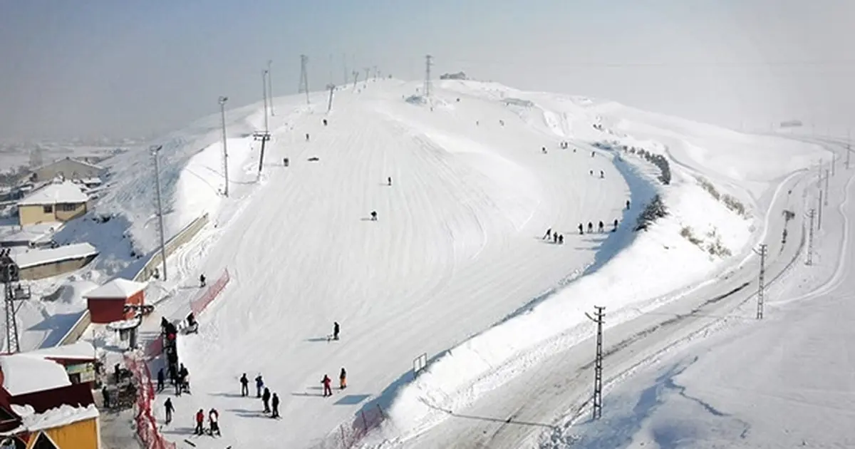 Erzurum’a 5,8 milyarlık yeni stadyum, Ağrı’ya eski stadın tribünü! Kayak tesisi nerede sayın Bakan?