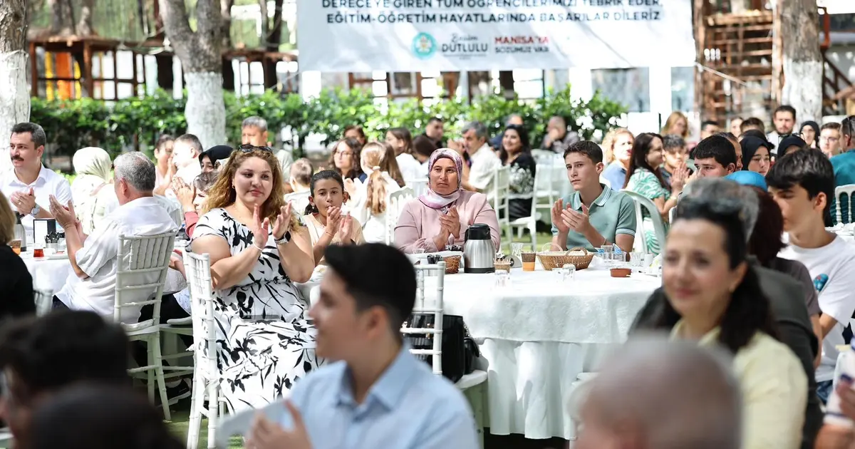 MABEM’li öğrenciler LGS başarılarını aileleriyle kutladı