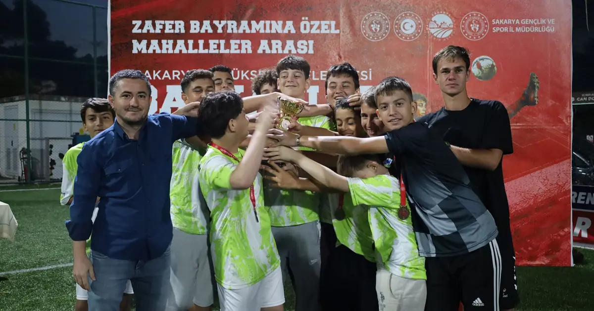 Sakarya'da Başkanlık Futbol Kupası’nda şampiyon Göktepe oldu