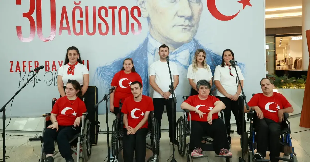Bursa Osmangazi’de zafer türkülerle kutlandı