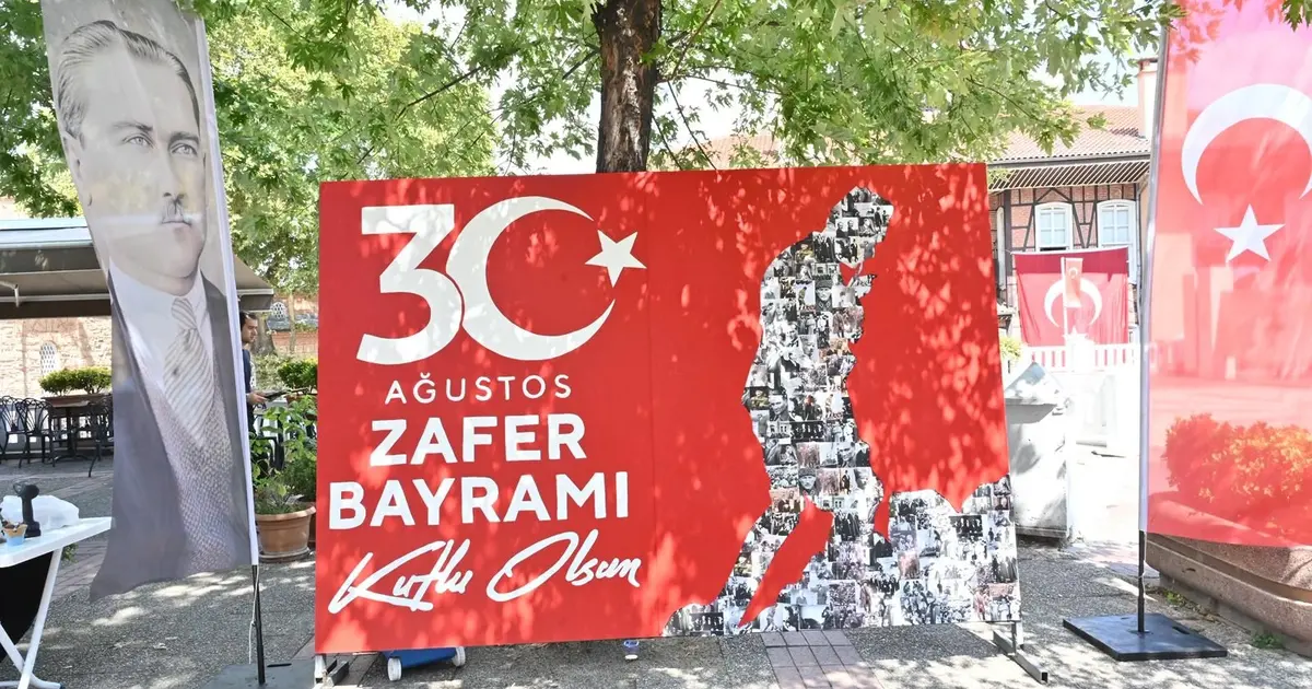Bursalılardan özel güne anlamlı iz