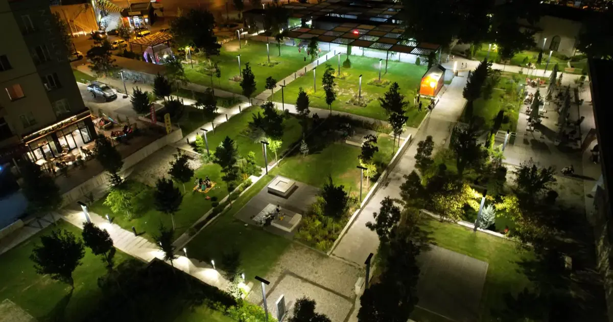 Kayseri Talas'ta Mevlana Meydanı ışıl ışıl