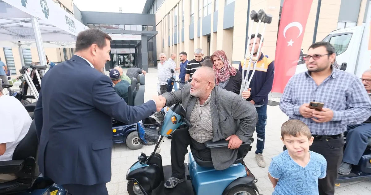 Konya Karatay'da 80 akülü araç sahiplerine teslim edildi