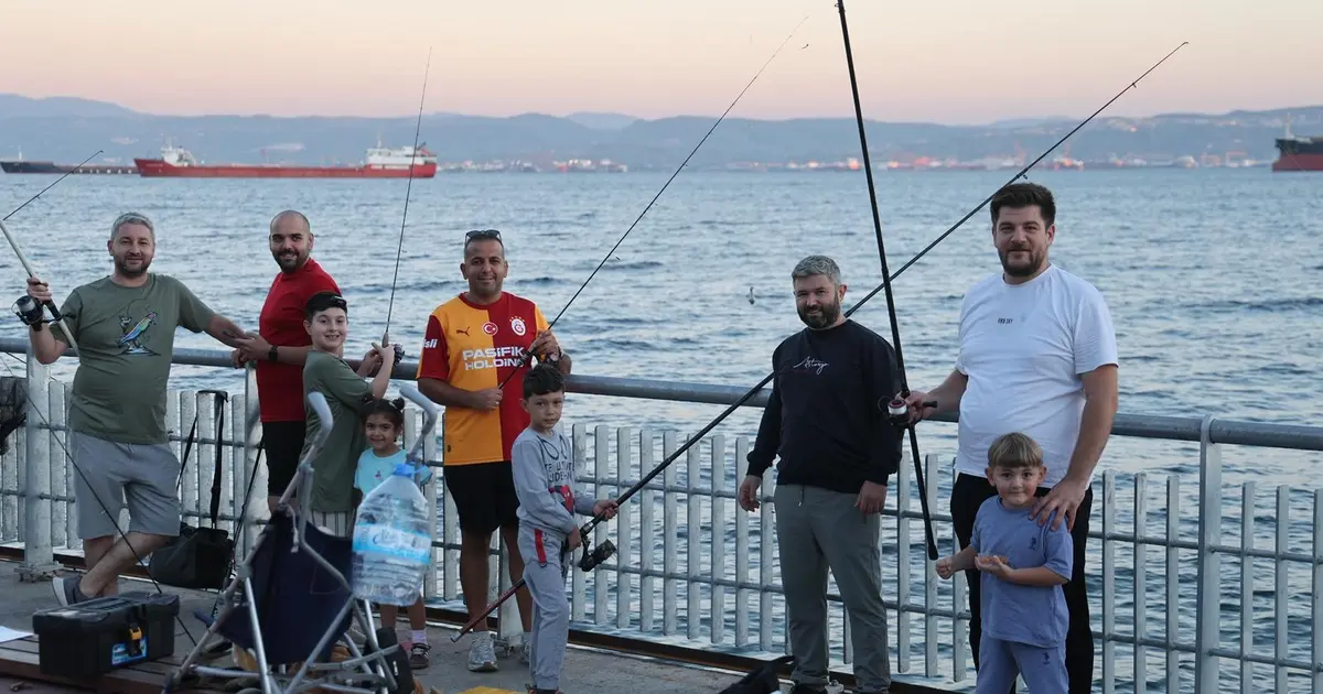 Gebze'de baba-çocuk balık tutma keyfi yaşadı - Gündem Haberleri
