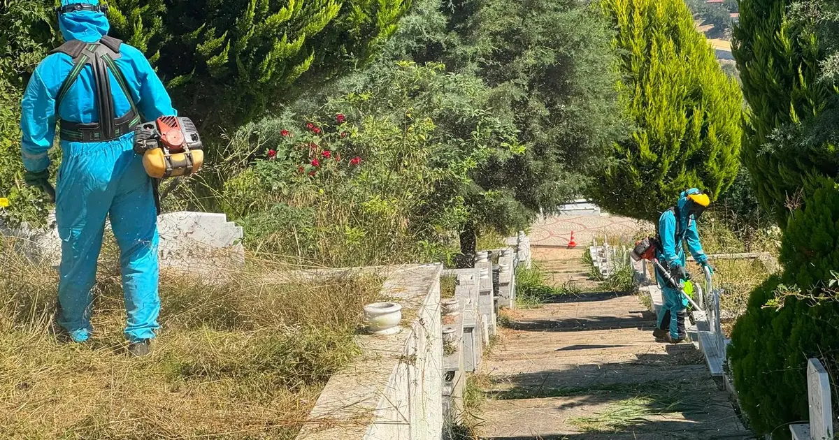 İzmit’te mezarlıklar Büyükşehir'le güzelleşiyor