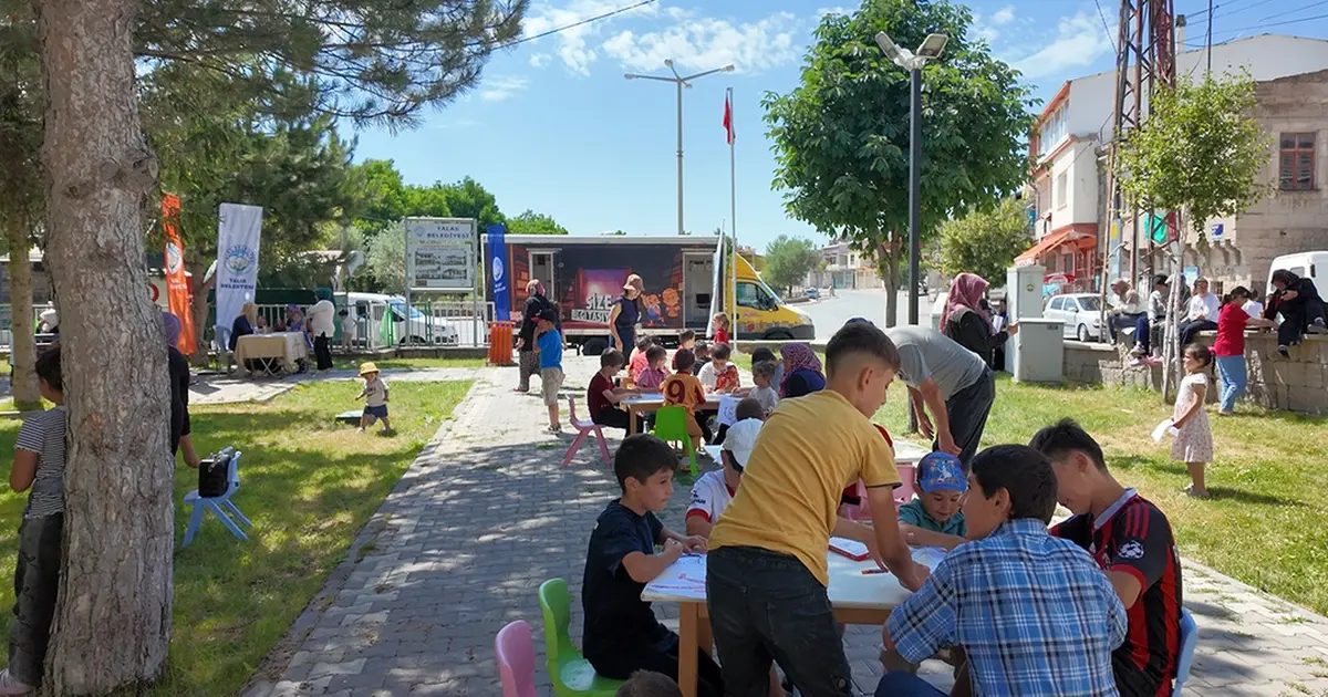 Kayseri Talas'ın 'Gezici Kütüphane'si bilgi turunda - Gündem Haberleri