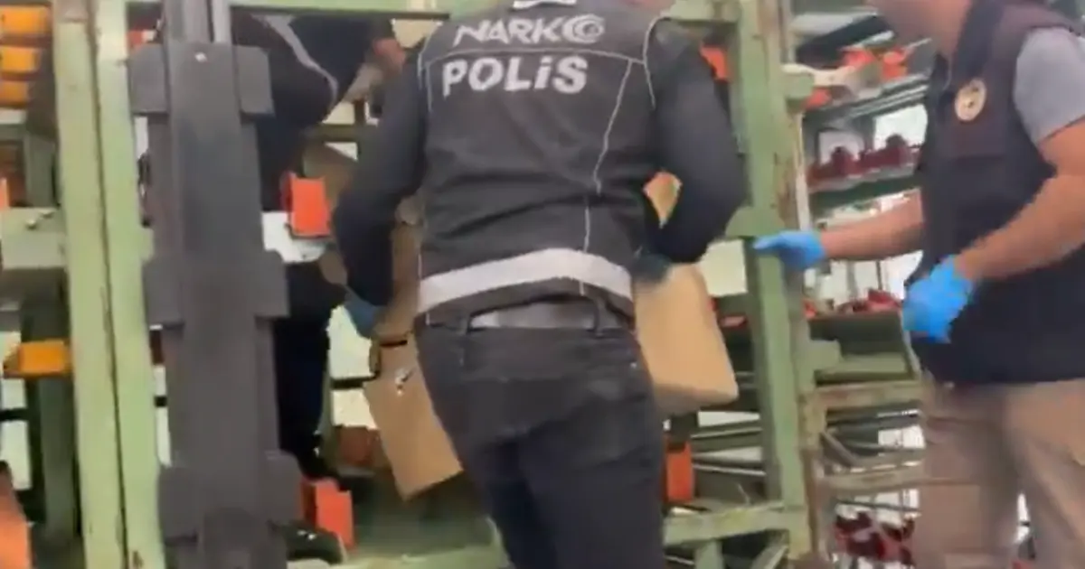 Edirne Hamzabeyli’de 121 kilo 900 gram skunk ele geçirildi