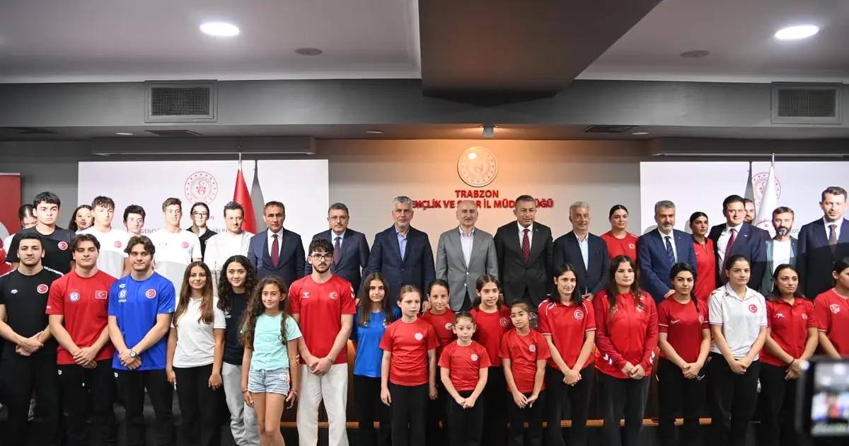 Balıkesir’de gençler denizle buluşuyor