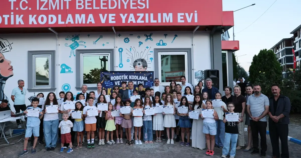Kocaeli'de Robotik Kodlama ve Yazılım Evi ilk mezunlarını verdi