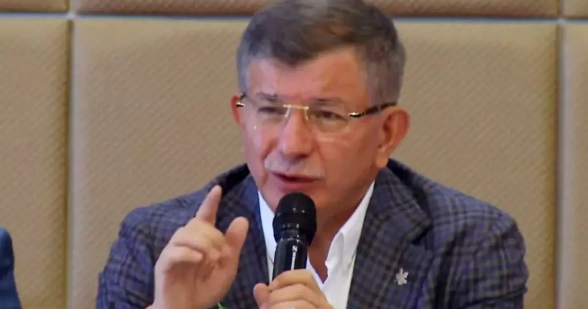 Davutoğlu hakkında 'Cumhurbaşkanına hakaret' iddiasıyla soruşturma