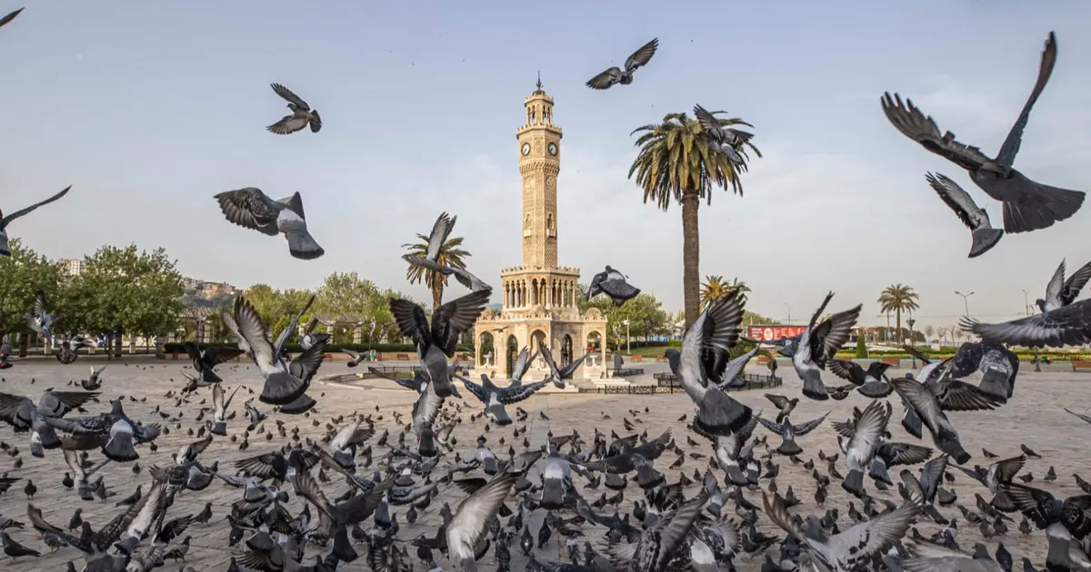 İzmir Saat Kulesi 125 yıldır zamana tanıklık ediyor