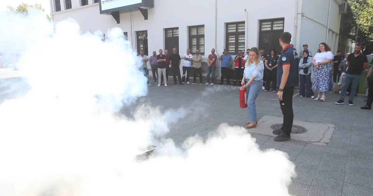 Sakarya Büyükşehir personeline yangın anında doğru müdahale anlatıldı