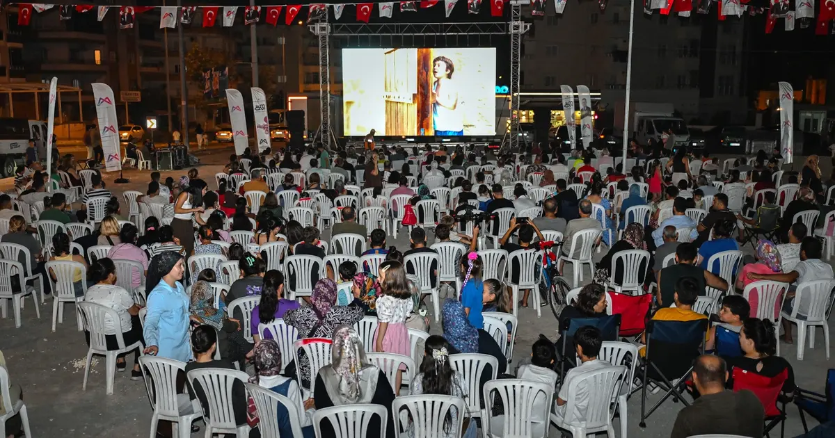 Mersin Tarsus’ta açık hava sinema keyfi - Gündem Haberleri