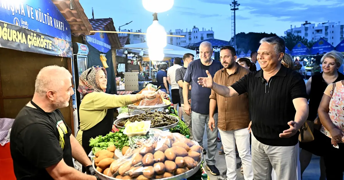 Antalya Muratpaşa'da Yöreler 'Akdeniz Gecesi' ile başladı
